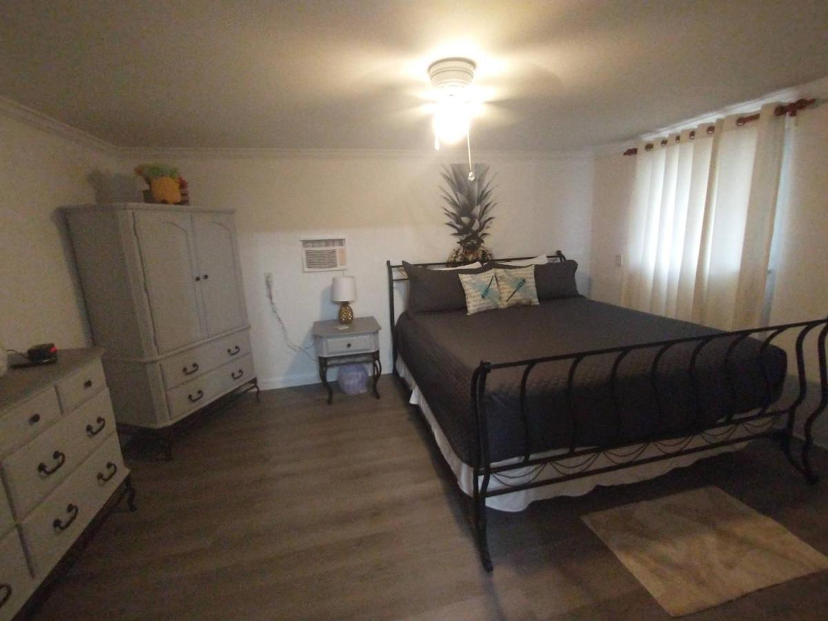 Welcome To Pineapple House! 펜사콜라 외부 사진