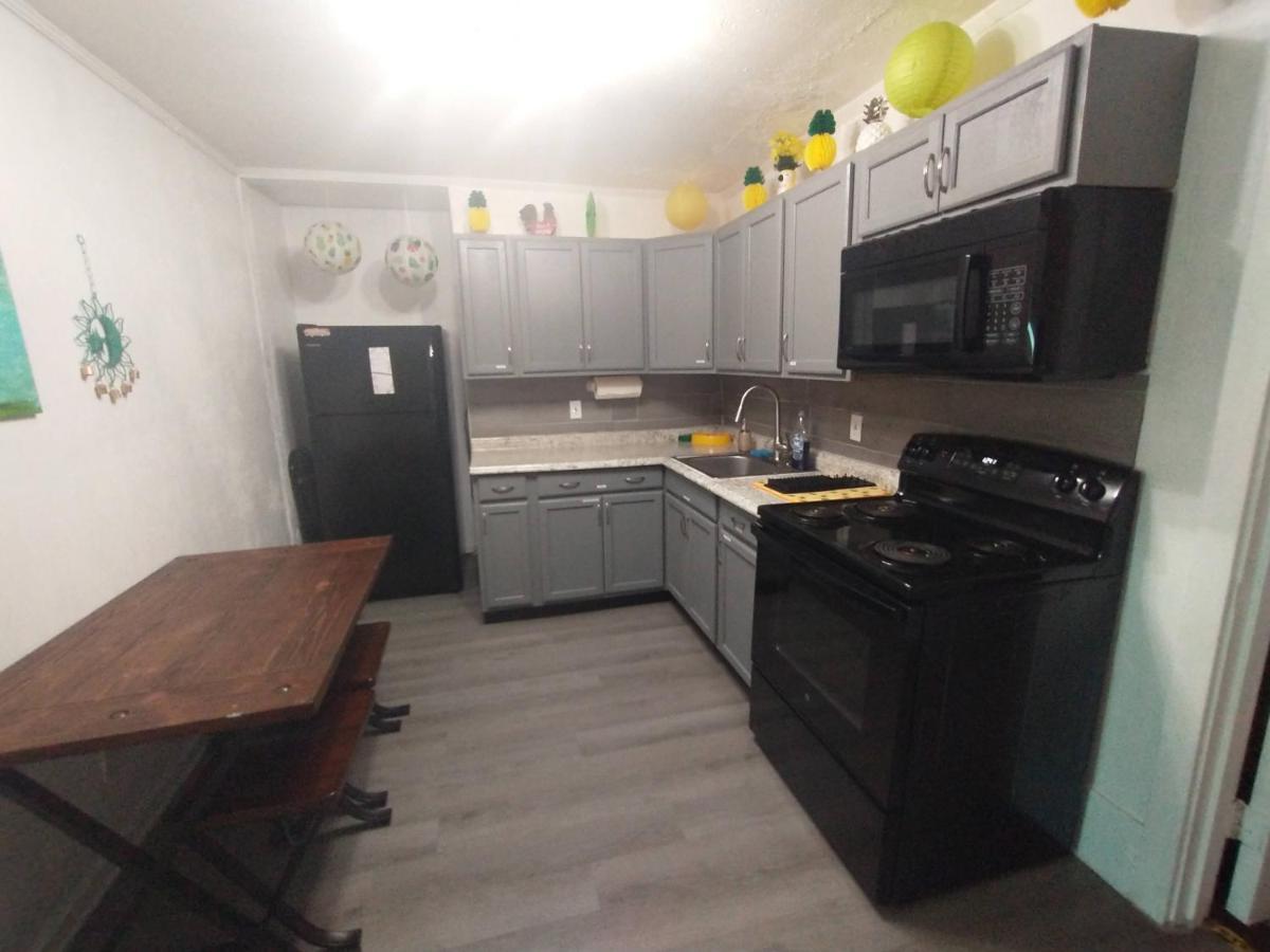 Welcome To Pineapple House! 펜사콜라 외부 사진